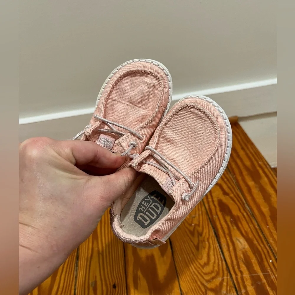 Hey Dude Kids Pink Shoes size 7 Pink Sparkle